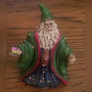 1999 Ceramic World Inc Vintage Wizard Figurine Polyresin Land Sorcerer Green Red